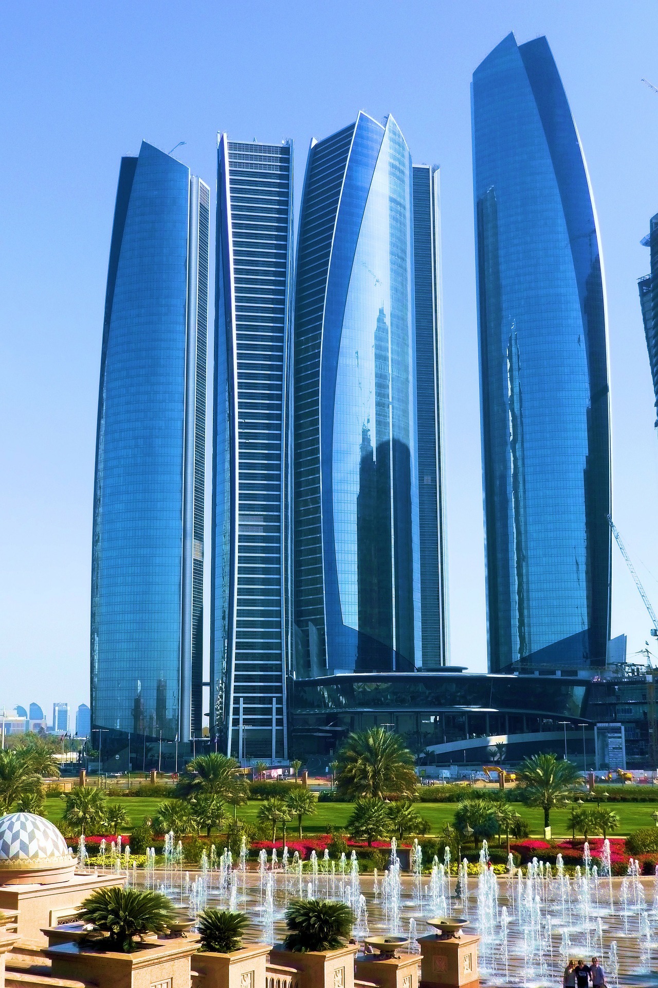 Opplev Abu Dhabis fantastiske konstruksjoner Fcas no